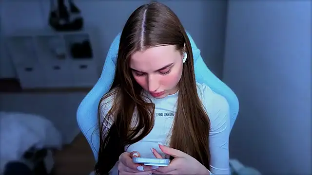 Snapshot of StellaLawless chatting on 10-23-25, 02:16 StellaLawless online show from 10-23-25, 02:16