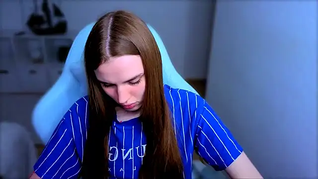 Snapshot of StellaLawless chatting on 10-28-25, 07:38 StellaLawless online show from 10-28-25, 07:38