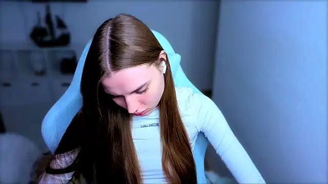 Snapshot of StellaLawless chatting on 10-29-25, 03:58 StellaLawless online show from 10-29-25, 03:58