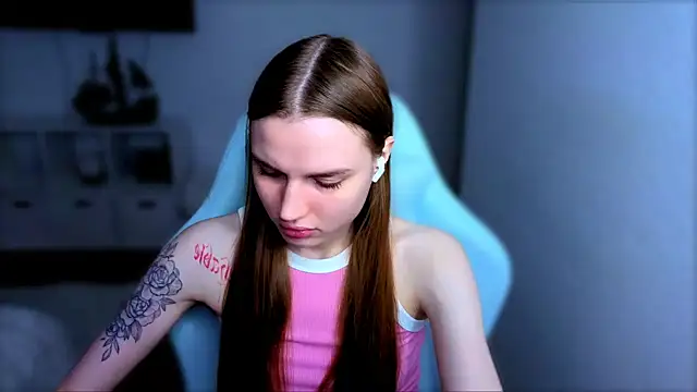 Snapshot of StellaLawless chatting on 10-30-25, 12:50 StellaLawless online show from 10-30-25, 12:50