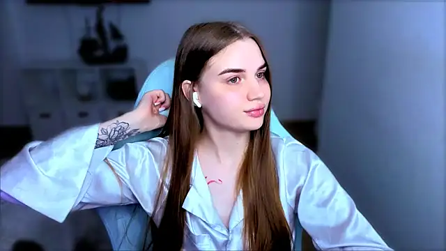 Snapshot of StellaLawless chatting on 11-03-25, 07:48 StellaLawless online show from 11-03-25, 07:48