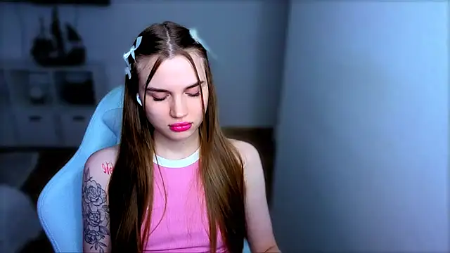 Snapshot of StellaLawless chatting on 11-07-25, 08:42 StellaLawless online show from 11-07-25, 08:42