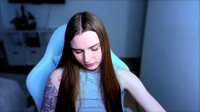 Snapshot of StellaLawless chatting on 12-04-25, 12:09 StellaLawless online show from 12-04-25, 12:09