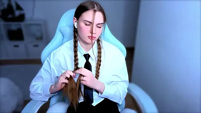 Snapshot of StellaLawless chatting on 01-12-26, 08:14 StellaLawless online show from 01-12-26, 08:14