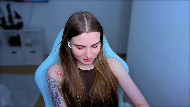 Snapshot of StellaLawless chatting on 01-17-26, 06:11 StellaLawless online show from 01-17-26, 06:11