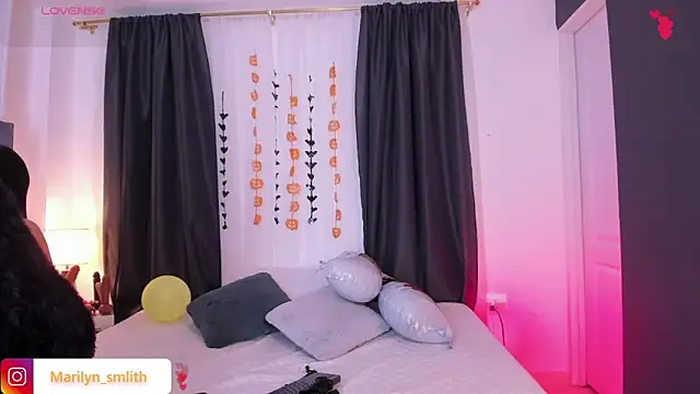 MarilynSmIith online show from 10-10-25, 11:42