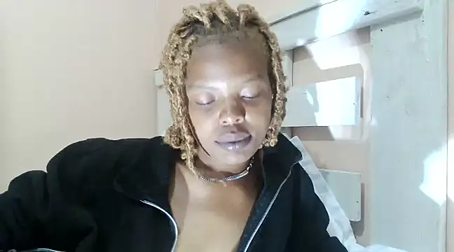 Snapshot of tropicalesen chatting on 01-26-25, 03:17 tropicalesen online show from 01-26-25, 03:17