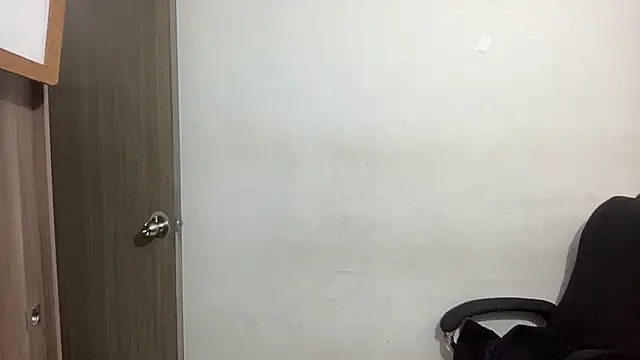 Snapshot of bob_petterson chatting on 01-09-25, 04:52 bob petterson online show from 01-09-25, 04:52