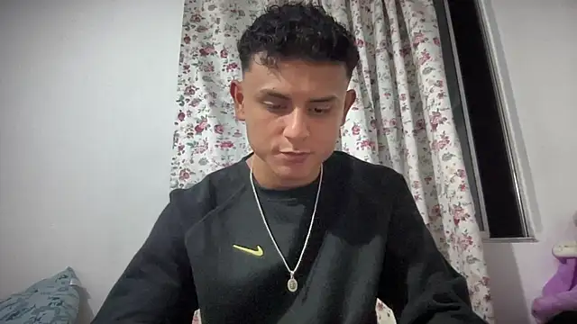 Snapshot of bob_petterson chatting on 01-26-25, 03:06 bob petterson online show from 01-26-25, 03:06