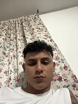 Snapshot of bob_petterson chatting on 01-29-25, 02:51 bob petterson online show from 01-29-25, 02:51