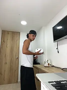 Snapshot of bob_petterson chatting on 09-30-25, 04:50 bob petterson online show from 09-30-25, 04:50