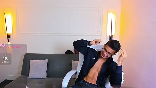 Paradise boy s online show from 04-17-26, 02:31