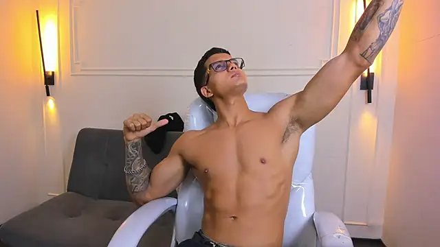 Paradise boy s online show from 05-25-26, 02:34