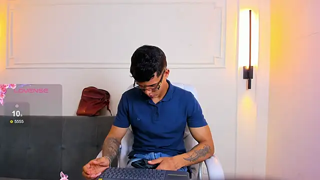 Paradise boy s online show from 06-11-26, 01:42