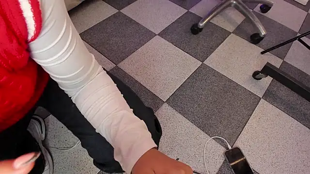 alessiaferry online show from 04-22-26, 04:41