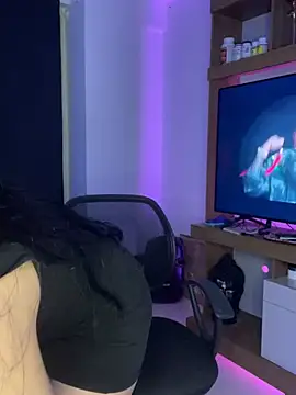 Snapshot of Julieta-sett chatting on 01-27-25, 07:56 Julieta-sett online show from 01-27-25, 07:56