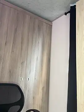 Snapshot of Julieta-sett chatting on 12-19-25, 08:27 Julieta-sett online show from 12-19-25, 08:27