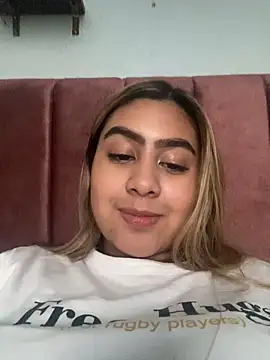 Snapshot of Miabonnett_ chatting on 02-03-25, 10:00 Miabonnett online show from 02-03-25, 10:00