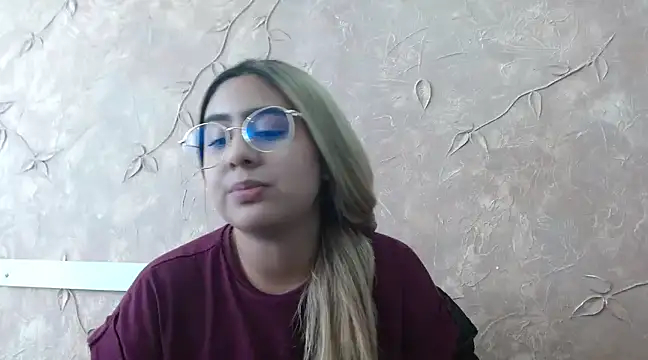 Snapshot of Miabonnett_ chatting on 02-06-25, 07:07 Miabonnett online show from 02-06-25, 07:07