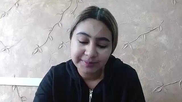 Snapshot of Miabonnett_ chatting on 02-18-25, 12:06 Miabonnett online show from 02-18-25, 12:06