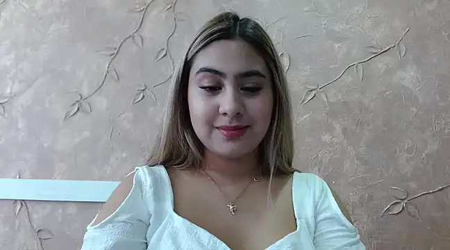 Snapshot of Miabonnett_ chatting on 02-22-25, 03:14 Miabonnett online show from 02-22-25, 03:14