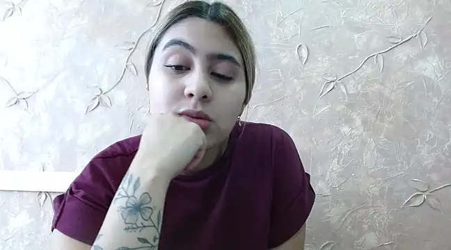 Snapshot of Miabonnett_ chatting on 02-28-25, 06:20 Miabonnett online show from 02-28-25, 06:20