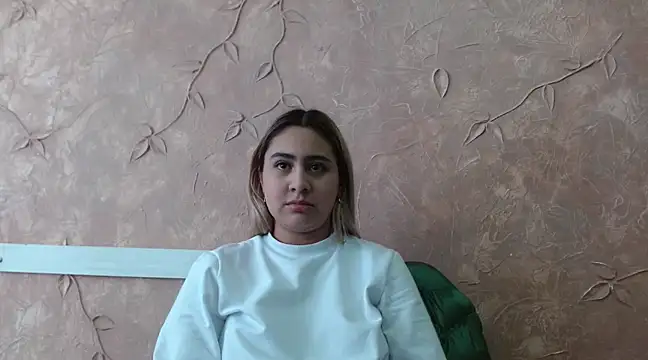 Snapshot of Miabonnett_ chatting on 03-03-25, 06:12 Miabonnett online show from 03-03-25, 06:12