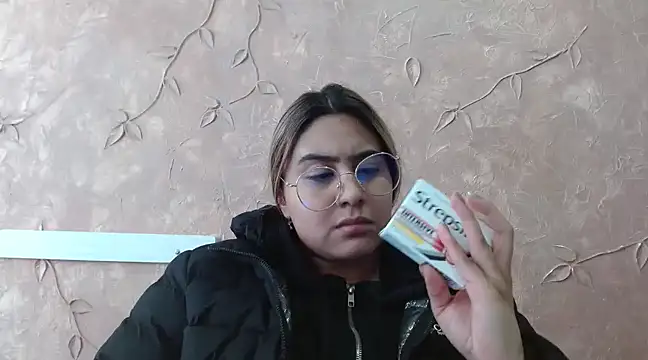 Snapshot of Miabonnett_ chatting on 03-04-25, 06:07 Miabonnett online show from 03-04-25, 06:07