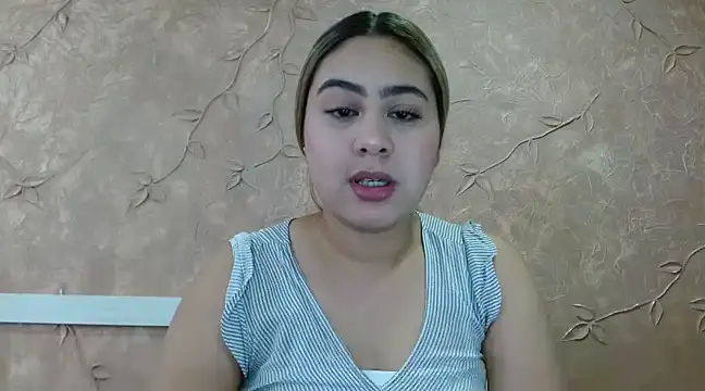 Snapshot of Miabonnett_ chatting on 03-13-25, 12:02 Miabonnett online show from 03-13-25, 12:02