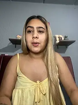 Snapshot of Miabonnett_ chatting on 03-22-25, 10:15 Miabonnett online show from 03-22-25, 10:15