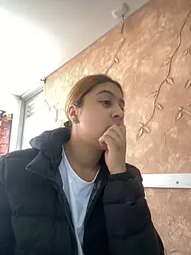 Snapshot of Miabonnett_ chatting on 09-16-25, 11:55 Miabonnett online show from 09-16-25, 11:55