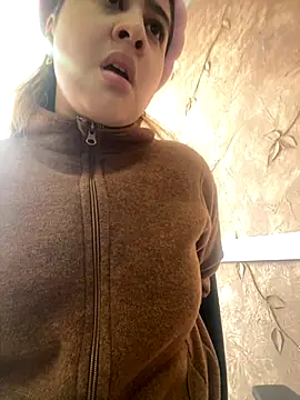 Snapshot of Miabonnett_ chatting on 09-22-25, 11:56 Miabonnett online show from 09-22-25, 11:56