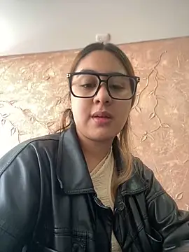 Snapshot of Miabonnett_ chatting on 09-26-25, 12:09 Miabonnett online show from 09-26-25, 12:09