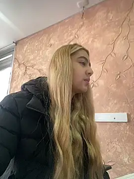 Snapshot of Miabonnett_ chatting on 11-04-25, 12:04 Miabonnett online show from 11-04-25, 12:04