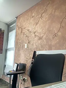 Snapshot of Miabonnett_ chatting on 12-16-25, 12:10 Miabonnett online show from 12-16-25, 12:10