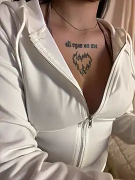 Snapshot of eva_elifee chatting on 04-01-26, 02:45 eva elifee online show from 04-01-26, 02:45