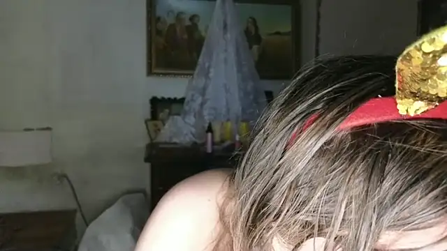 Snapshot of MAMA69LAMA chatting on 12-22-25, 06:38 MAMA69LAMA online show from 12-22-25, 06:38