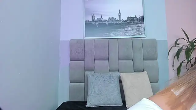 selene tylor  online show from 05-24-26, 08:47