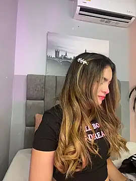 selene tylor  online show from 07-19-26, 08:34
