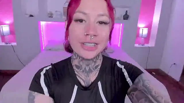 Snapshot of ViolettaBaker_ chatting on 01-31-25, 07:40 ViolettaBaker online show from 01-31-25, 07:40