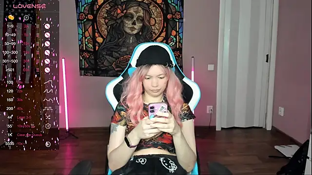 Snapshot of Project_hisoka chatting on 11-12-25, 02:56 Project hisoka online show from 11-12-25, 02:56