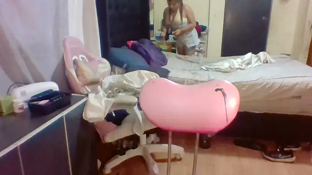 Jennxdolls online show from 12-28-24, 09:51