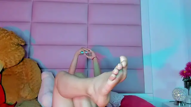 little-Emma online show from 02-06-25, 03:06