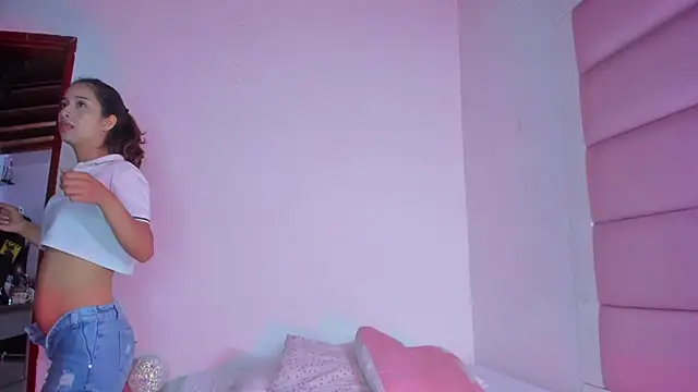 little-Emma online show from 10-04-25, 03:15