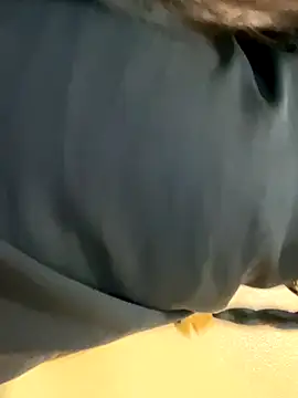 Snapshot of Evelyn_Moon chatting on 12-22-25, 02:25 Evelyn Moon online show from 12-22-25, 02:25