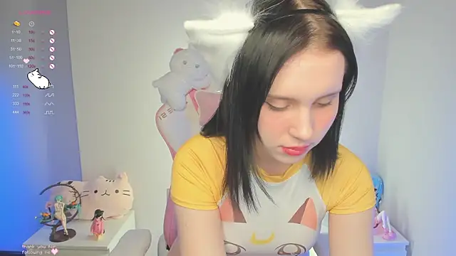 Snapshot of Gylaxie chatting on 12-12-24, 10:02 Gylaxie online show from 12-12-24, 10:02