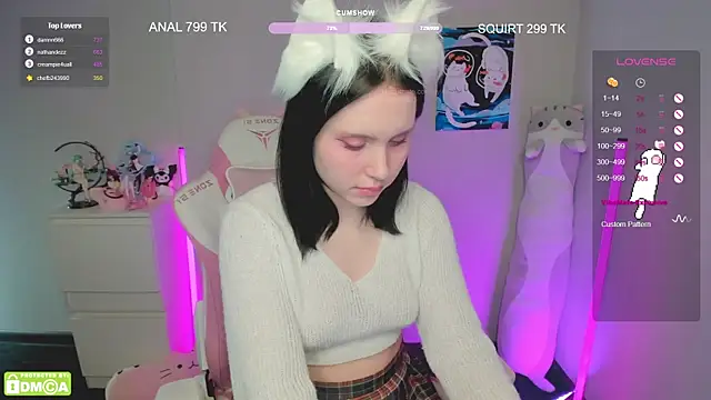 Snapshot of Gylaxie chatting on 02-13-25, 03:14 Gylaxie online show from 02-13-25, 03:14