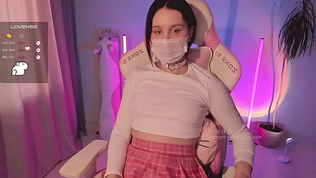 Snapshot of Gylaxie chatting on 09-17-25, 08:16 Gylaxie online show from 09-17-25, 08:16