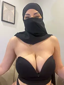 Snapshot of Amberonee31 chatting on 02-12-26, 08:37 Amberonee31 online show from 02-12-26, 08:37