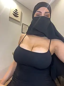 Snapshot of Amberonee31 chatting on 03-02-26, 07:21 Amberonee31 online show from 03-02-26, 07:21